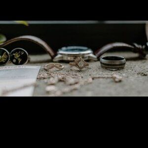 Wedding/engagement ring